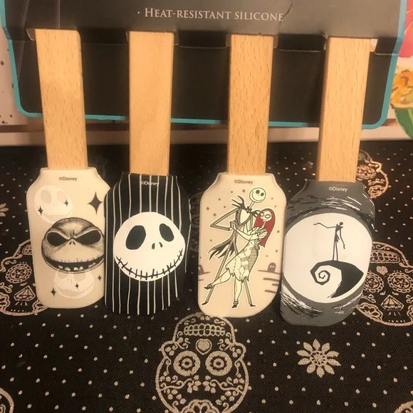 Disneys a nightmare before Christmas four piece spatcula set - Picture 3 of 6